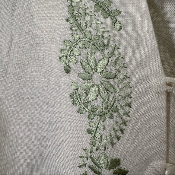 NWOT Chadwick’s Linen Sleeveless button up embroidered blouse Women’s size 6 - Picture 2 of 9